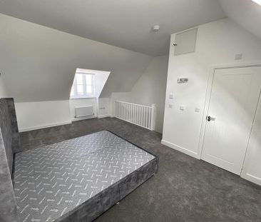 4 bedroom semi-detached house to rent - Photo 5