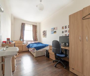 4 bedroom apartment to rent - Photo 4