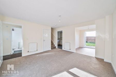 3 bedroom detached house to rent - Photo 3