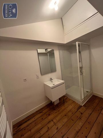 Location Appartement 2 pièces 42m² POITIERS 86000 - Photo 2