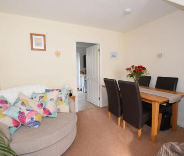 2 bedroom terraced house to rent - Photo 2