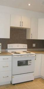 2 BR partially furnished apartment @ Bathurst & Sheppard- $2200 - Photo 3