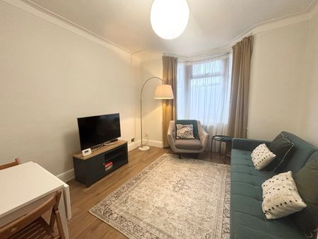 1 Bed Flat, Albion Road, E17 - Photo 2