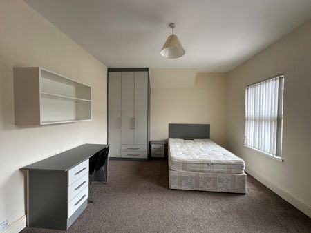 5 Bed Terraced House, Donnington Road, RG1 - Photo 3