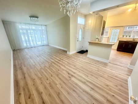 For Lease - 69 Roywood Drive Unit# Main, Toronto, Ontario - Photo 3