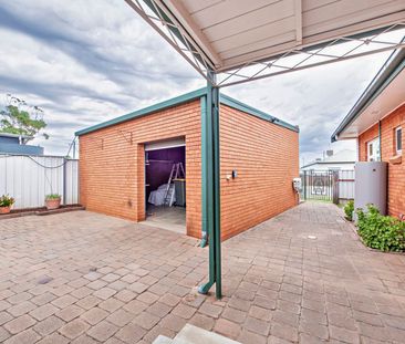 South Dubbo Family Sized Home - Photo 1