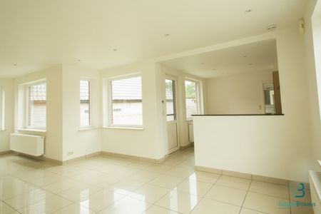 Gelijkvloersappartement met terras en tuin - Photo 3