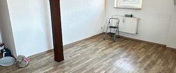 Schöne Dachgeschoss mit Wohlfühlfaktor – Einbauküche möglich! - Foto 1