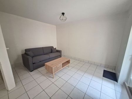 Location Appartement 1 pièce 23m² - Photo 2