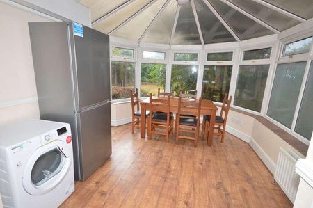 Beswick Avenue, Ensbury, BH10 - Photo 4