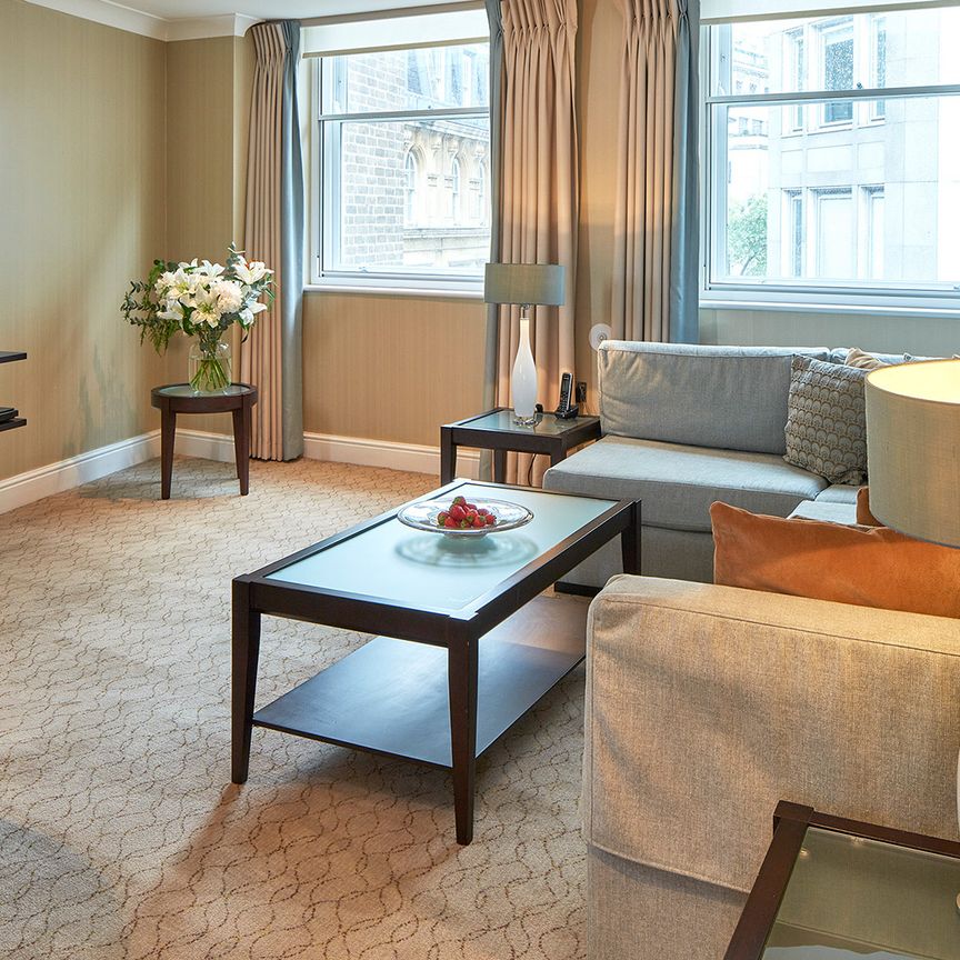 A deluxe one double-bedroom apartment located in Bow Lane in the heart of the City of London, EC4M - Photo 1