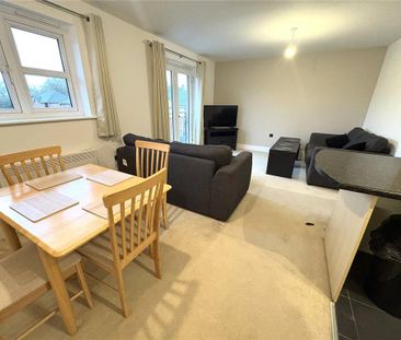 2 bedroom flat to rent - Photo 2