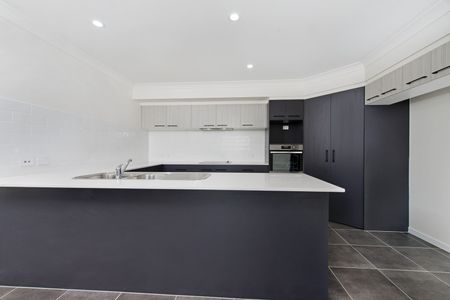 21 Homedale Road - Photo 2