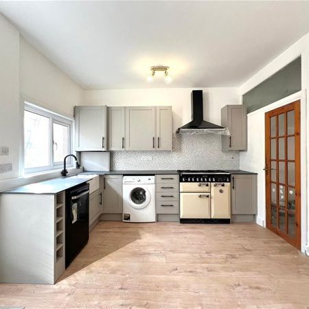 Renness Road, London - Photo 1