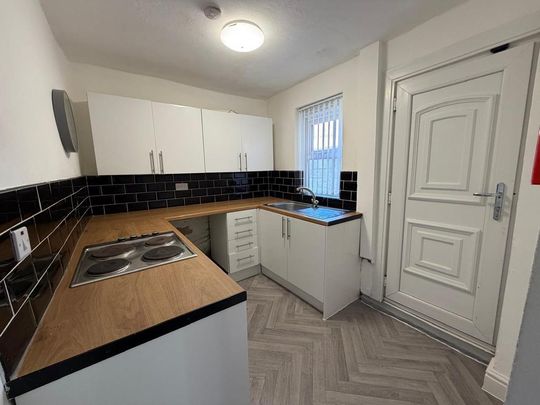 2 bedroom terraced house to rent - Photo 1