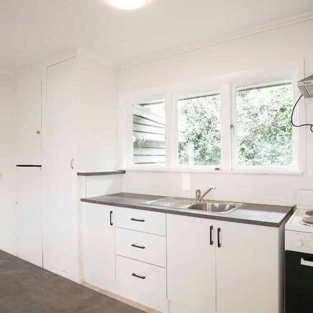 Fresh, Bright & Convenient Living - Photo 3