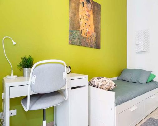 Via dei Mandorli, Cesano Boscone, Lombardy 20090 - Photo 1