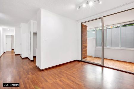 MGM MARTIN - MODERN APARTMENT WITH LOCK-UP GARAGE - Photo 2