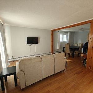 Grande Chambre à Louer En Colocation ! - Photo 2