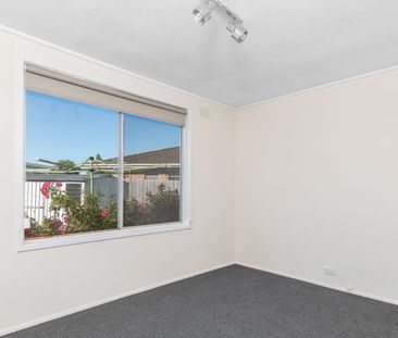 Conveniently located, neat as a pin. - Photo 6