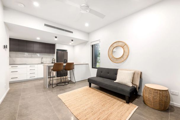 FURNISHED APARTMENT IN NEW RENOVARE COMPLEX! - Photo 1