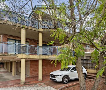 Bright 2 Bedroom Unit - Photo 3