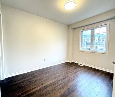 For Lease - 118 Livante Court, Markham, Ontario - Photo 2
