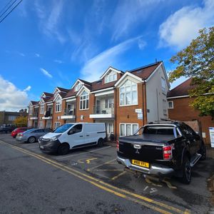 Bennetts Yard, Uxbridge UB8, London - Photo 2