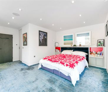 Modern mews home with parking in prime Connaught Village - Photo 6