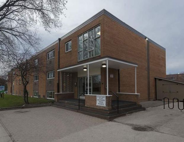 Kildare Manor | 708 Kildare Avenue East, Winnipeg - Photo 1