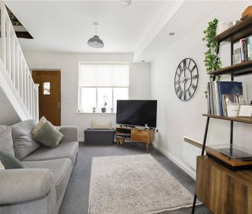 2 bedroom semi-detached house to rent - Photo 2