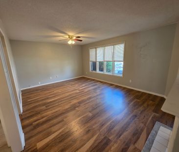 For Lease - 199 Livingstone Street, Barrie, Ontario - Photo 4