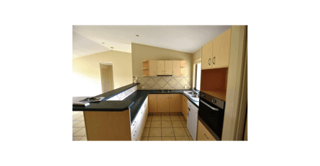 Spacious Family Living with Modern Comforts! - Photo 5