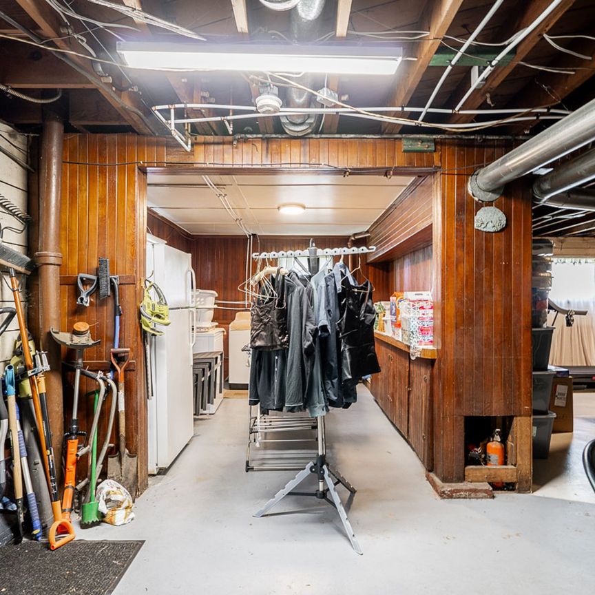 Charming 4-Bed Home in Cambie Village – Prime Location - Photo 1