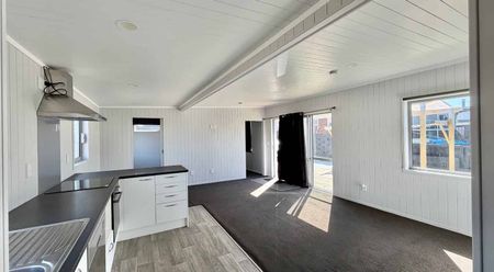 Hill Park, 3 bedrooms - Photo 2