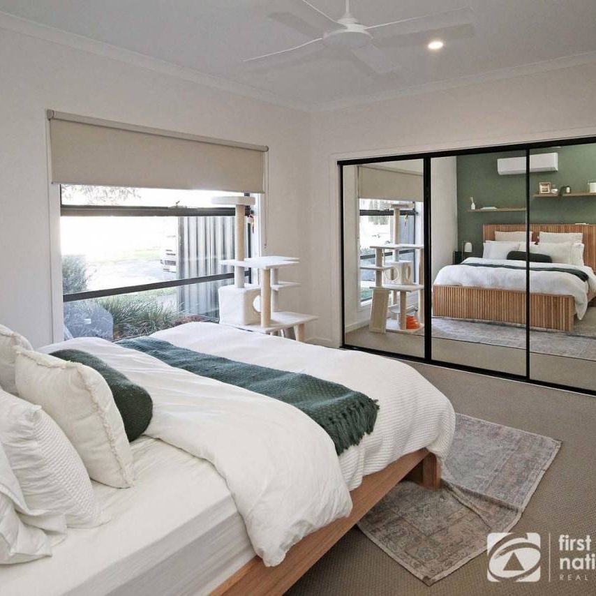 Beautifully Maintained & Ideally Located - Photo 1