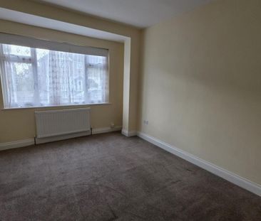 4 Bedroom House To Let - Photo 5