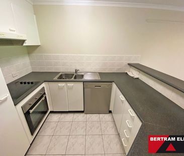 Ground Floor Two Bedroom Ensuite Apartment - Ideal Location - Photo 1