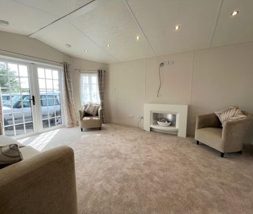 2 bedroom park home to rent - Photo 1