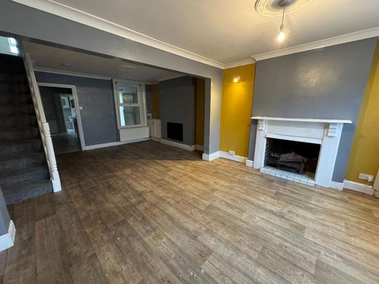 3 bedroom terraced house to rent - Photo 1