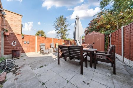 3 bedroom end of terrace house to rent - Photo 5