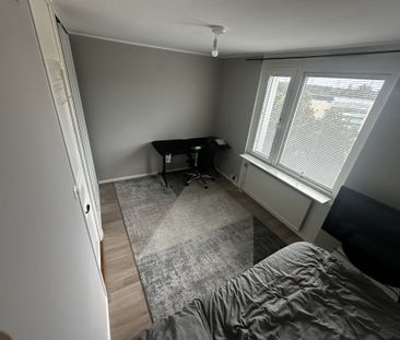 Loftvägen, Skogås - Foto 1