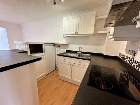 2 bedroom end of terrace house to rent - Photo 5