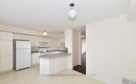 2C Leaside Park Drive #3 - Photo 2