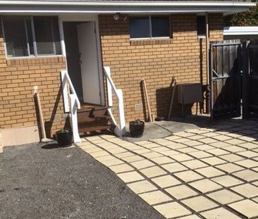 Freshly Painted Unit in Blackburn - Photo 6