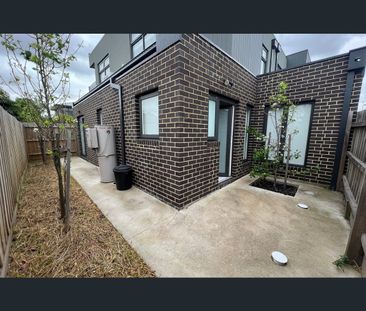 6/37 Pennell Avenue, St Albans, Vic 3021 - Photo 2