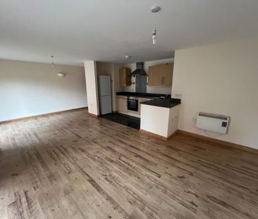 2 bedroom ground floor flat to rent - Photo 2