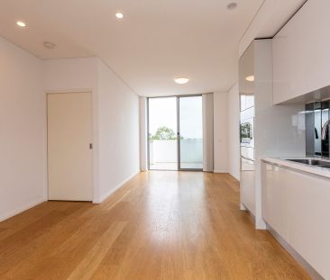 Perfectly located one bedroom in Ashfield - Photo 1