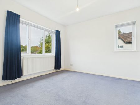 Semi-detached house to rent on - Photo 5