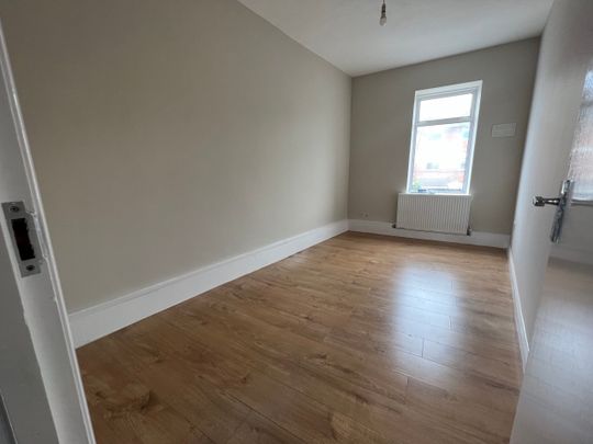 Norwood Road, Southall - Photo 1